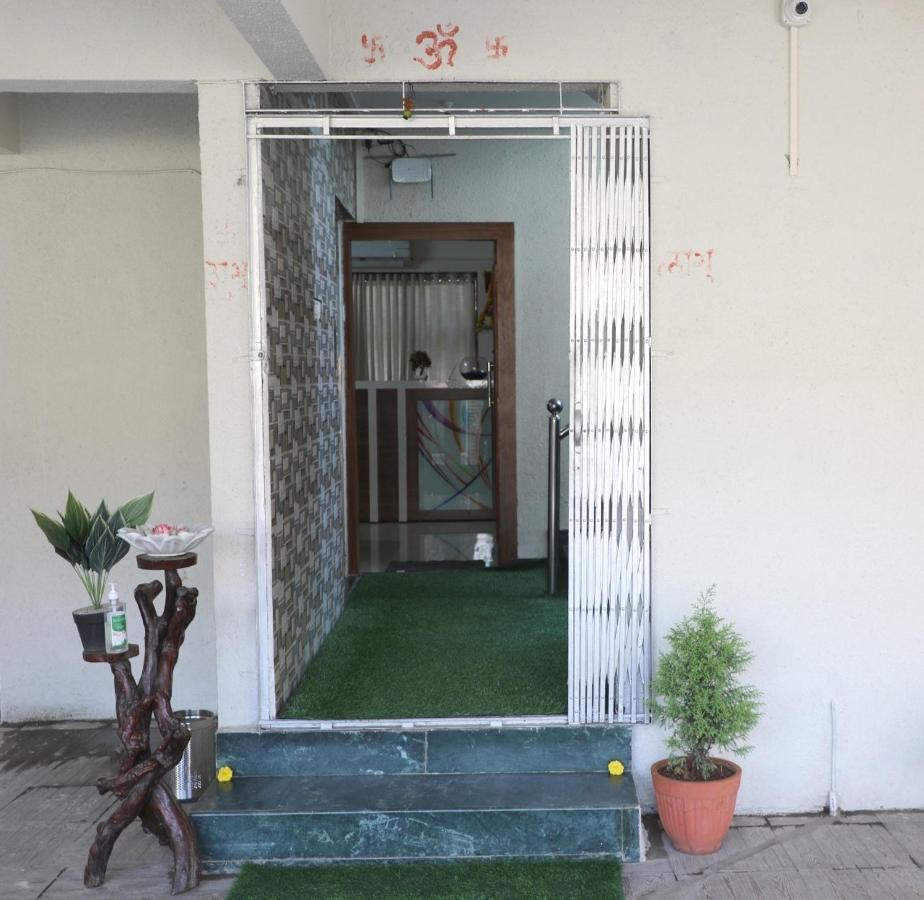 Hotel Satyam Residency نافي مومباي المظهر الخارجي الصورة
