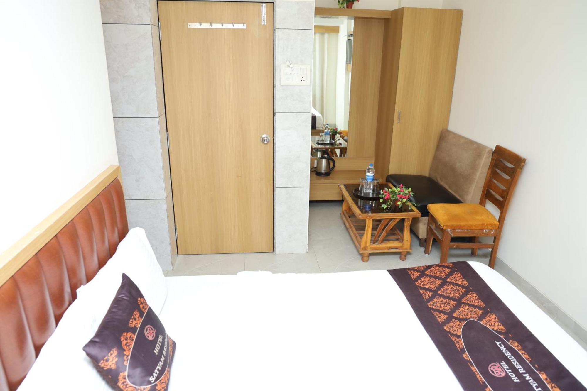 Hotel Satyam Residency نافي مومباي المظهر الخارجي الصورة